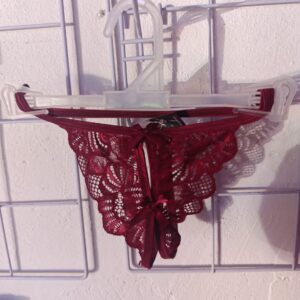 Tanga pequeña vino
